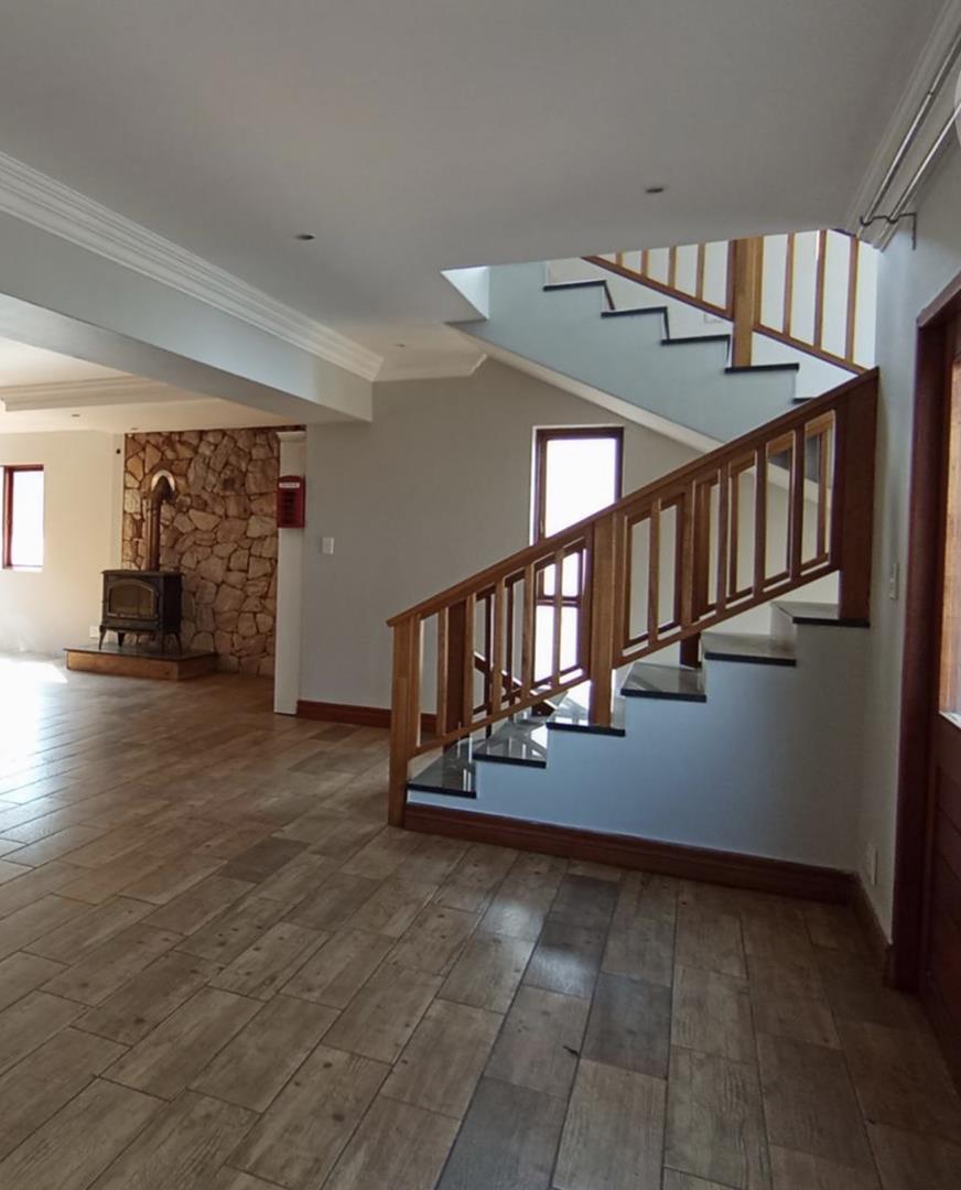 5 Bedroom Property for Sale in Xanadu Eco Park North West